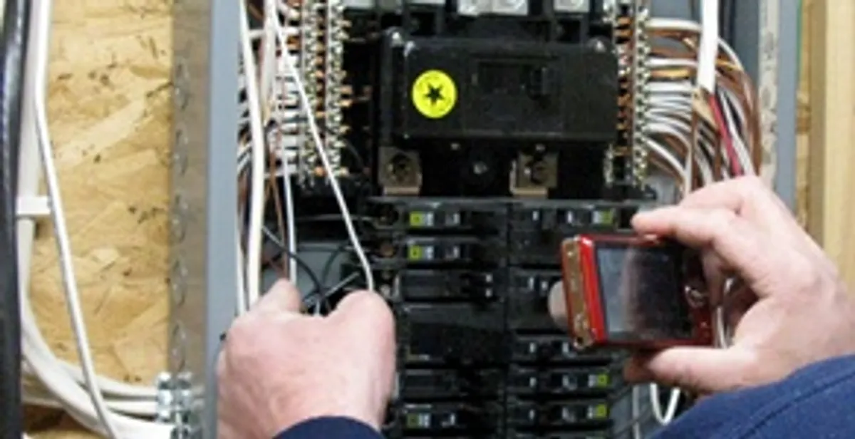 Home electrical inspection of circuit breaker panel by licensed electrician in Pasadena, CA